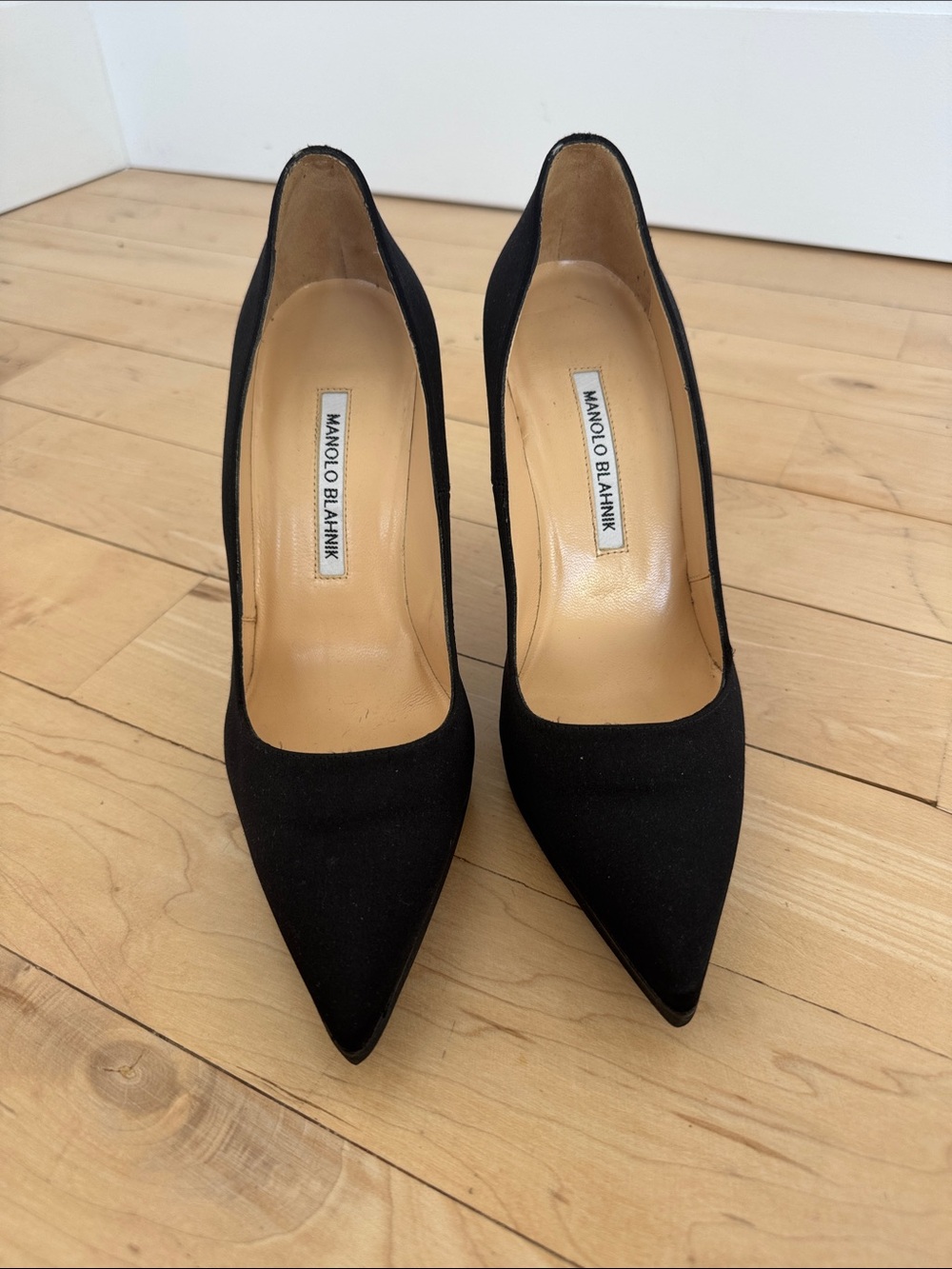 Manolo Blahnik Sarin Pointed Toe Pumps